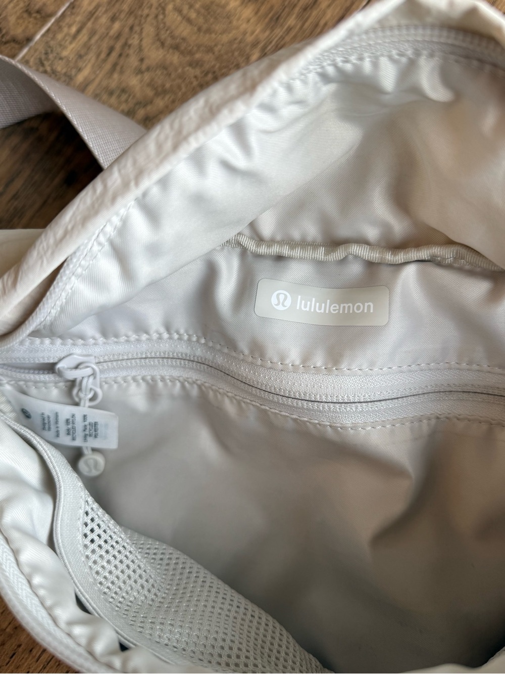 Lululemon athletica City Adventurer Belt Bag 2.5 L- cream Fanny Pack purse- EUC - Picture 6 of 7